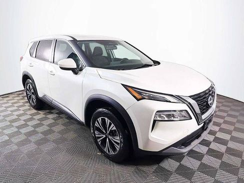 Certified 2023 Nissan Rogue SV FWD image 3