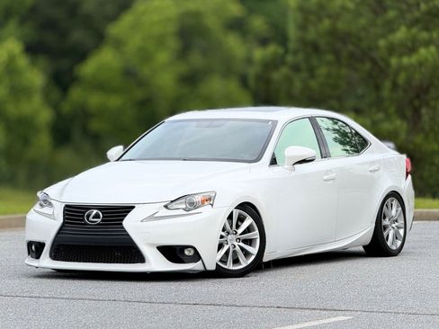 Used 2016 Lexus IS 200t RWD image 8
