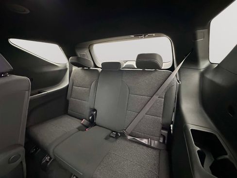 Certified 2025 Chevrolet Traverse LT w/ Driver Confidence Package image 34