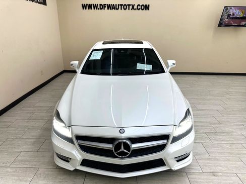 Used 2014 Mercedes-Benz CLS 550 4MATIC w/ Premium 1 Package image 4