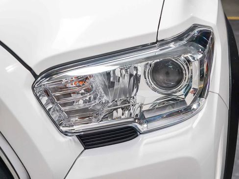 Certified 2023 Toyota Tacoma SR5 w/ SX Package image 9