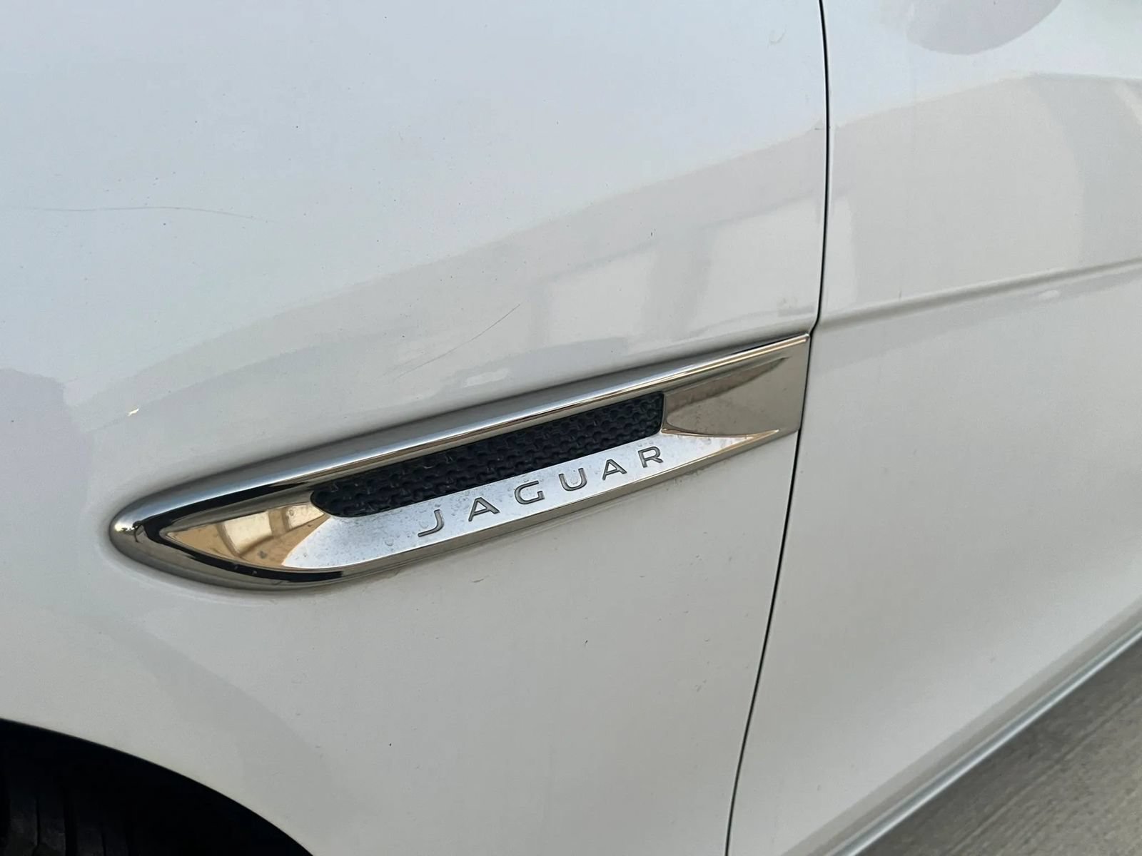 Used 2017 Jaguar XE RWD image 44