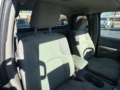 Used 2018 Nissan Frontier S image 21