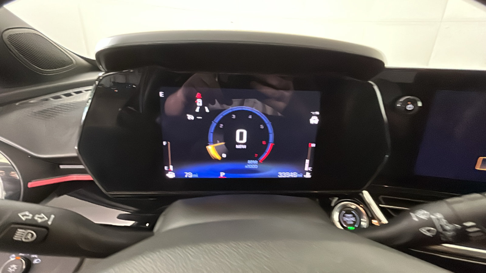Used 2025 Chevrolet Trax RS w/ Driver Confidence Package FWD image 22