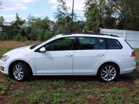 Used 2016 Volkswagen Golf SE FWD image 12