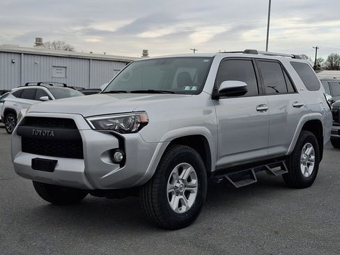 Used 2019 Toyota 4Runner SR5 image 1