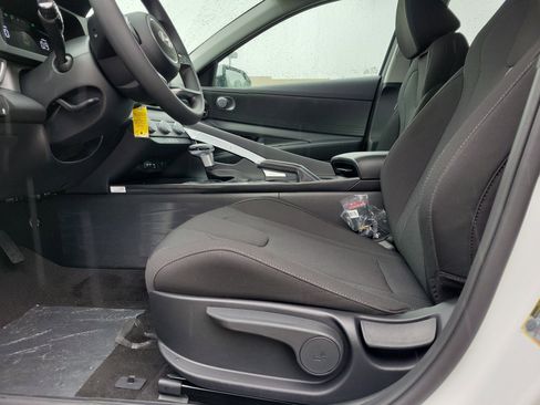 New 2026 Hyundai Elantra SE FWD image 16