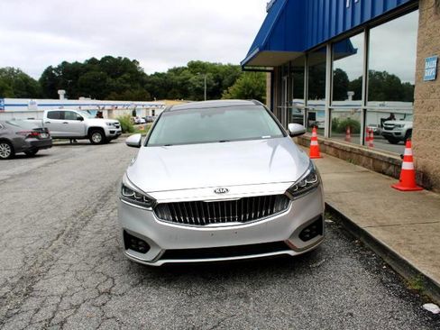 Used 2017 Kia Cadenza Technology image 2