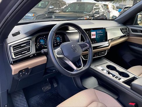 Used 2024 Volkswagen Atlas Cross Sport SE image 18