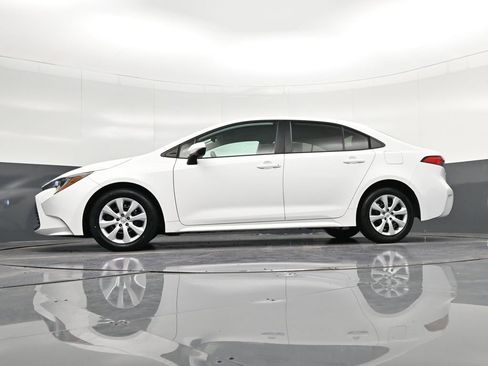 Used 2024 Toyota Corolla LE image 32
