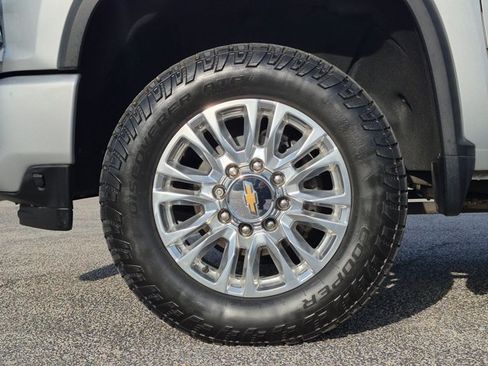 Used 2022 Chevrolet Silverado 2500 High Country w/ Technology Package AWD/4WD image 24