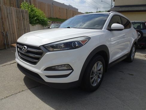 Used 2016 Hyundai Tucson SE w/ Option Group 02 AWD/4WD image 3