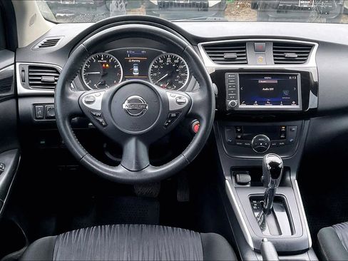 Used 2019 Nissan Sentra SV image 5