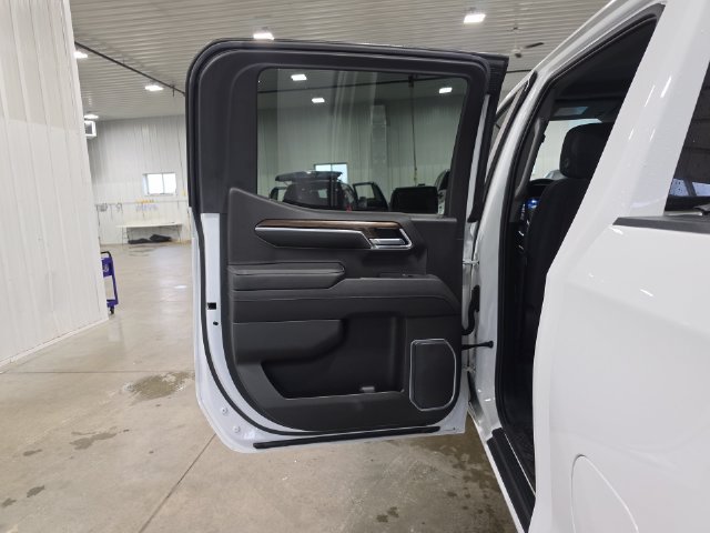 Used 2022 Chevrolet Silverado 1500 LT Trail Boss w/ Convenience Package II AWD/4WD image 24