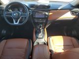 Used 2017 Nissan Rogue SL w/ SL Premium Package image 2
