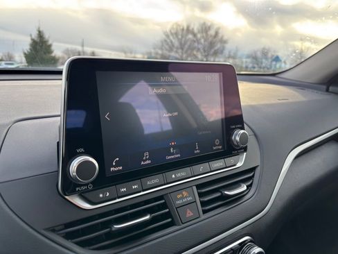 Used 2025 Nissan Altima 2.5 S image 17