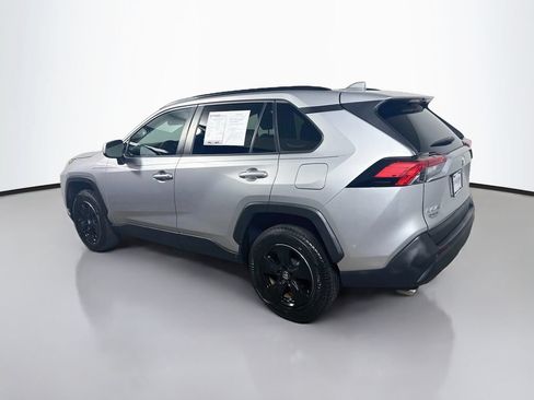 Used 2020 Toyota RAV4 XLE FWD image 5