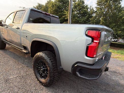 New 2026 Chevrolet Silverado 2500 ZR2 AWD/4WD image 9