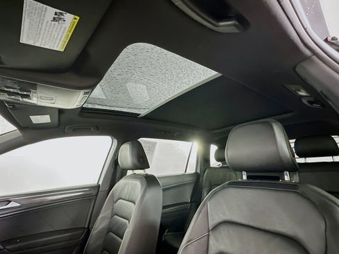 Used 2019 Volkswagen Tiguan SEL Premium R-Line image 26