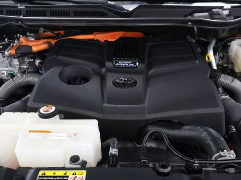 Used 2023 Toyota Sequoia Limited image 30