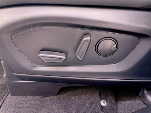 Used 2025 Ford Explorer Active image 12