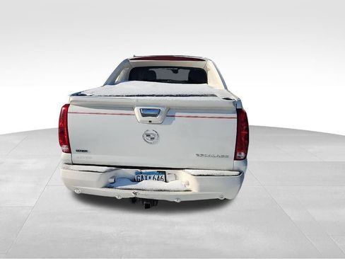 Used 2010 Cadillac Escalade EXT Premium image 4