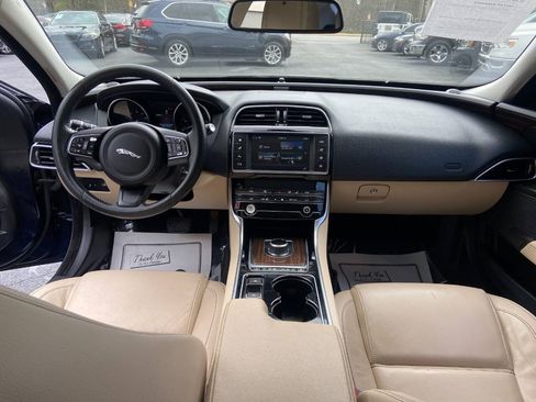 Used 2017 Jaguar XE Prestige RWD image 11