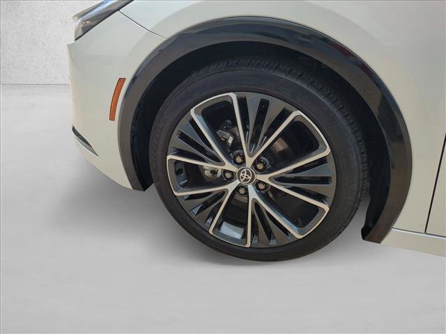 Used 2026 Toyota Prius XLE FWD image 23