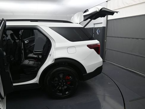 Used 2022 Ford Explorer ST w/ Equipment Group 401A AWD/4WD image 12