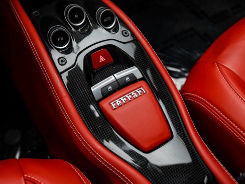 Used 2015 Ferrari 458 Italia Coupe image 61