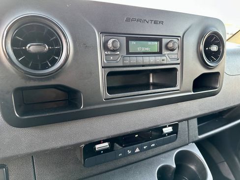 Used 2023 Mercedes-Benz Sprinter 2500 image 19