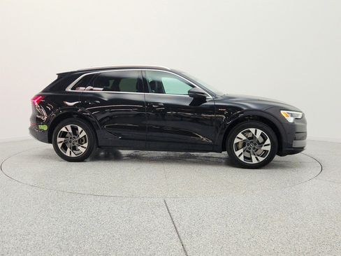 Used 2023 Audi e-tron Premium Plus w/ Premium Plus Package AWD/4WD image 4