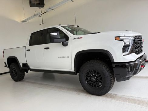 New 2026 Chevrolet Silverado 2500 ZR2 AWD/4WD image 1