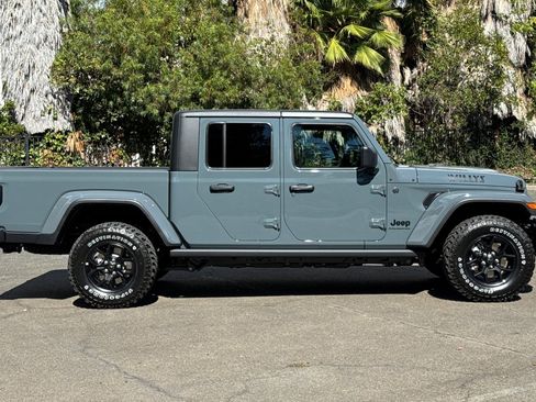 New 2025 Jeep Gladiator Willys image 2