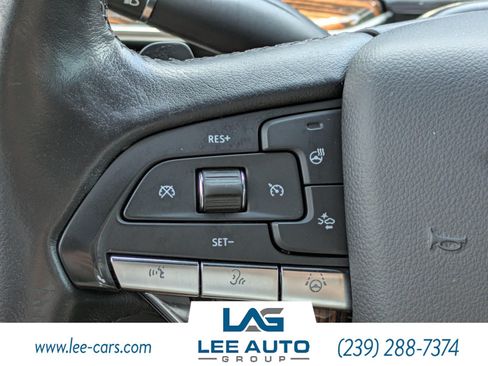 Used 2022 Cadillac Escalade ESV Premium Luxury RWD image 22