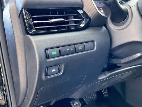 Used 2023 Nissan Sentra SR w/ SR Premium Package image 32