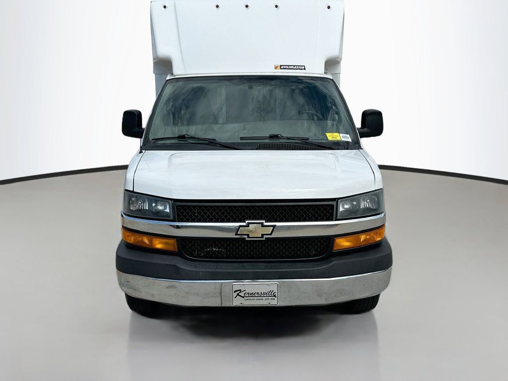 Used 2023 Chevrolet Express 3500 w/ Power Convenience Package RWD image 2
