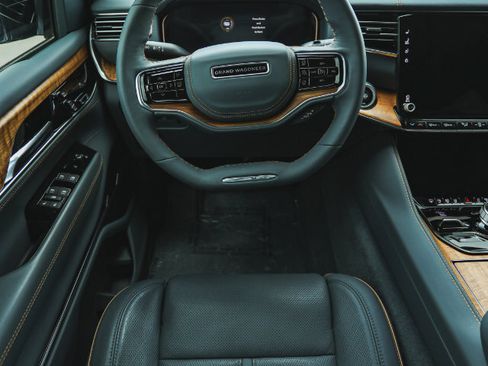 Used 2022 Jeep Grand Wagoneer Series II w/ Flexible Seating Group image 97