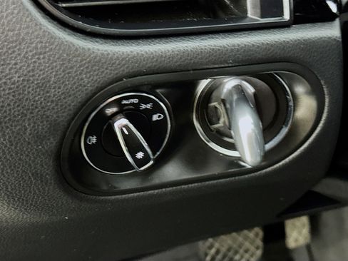 Used 2023 Porsche Macan image 14