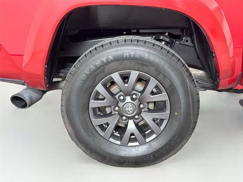 Used 2022 Toyota Tacoma SR5 image 27