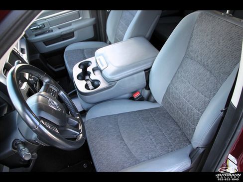 Used 2017 RAM 2500 SLT w/ Luxury Group RWD image 38