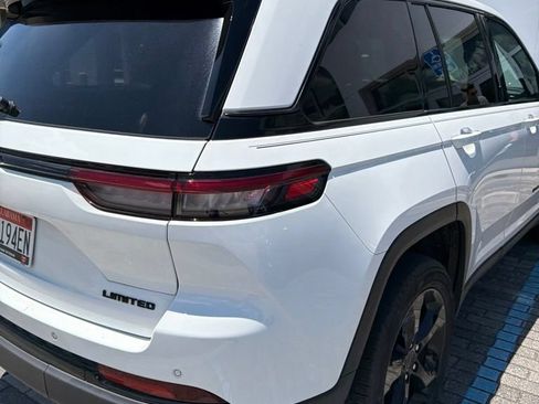 Used 2023 Jeep Grand Cherokee Limited w/ Black Appearance Package RWD image 23