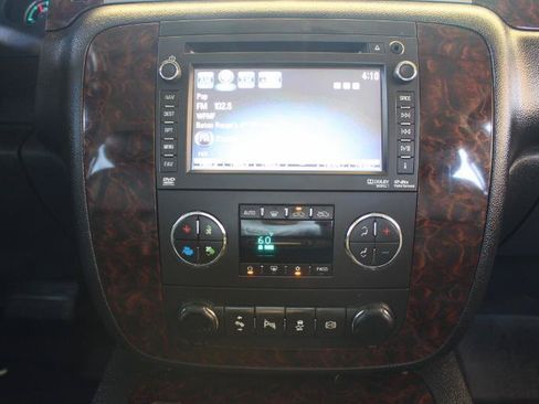 Used 2013 GMC Sierra 2500 Denali w/ Suspension Package, Off-Road AWD/4WD image 36
