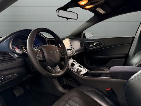 Used 2016 Chrysler 200 S image 14