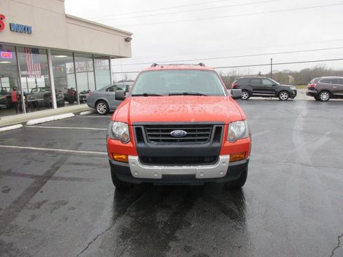 Used 2007 Ford Explorer XLT image 3