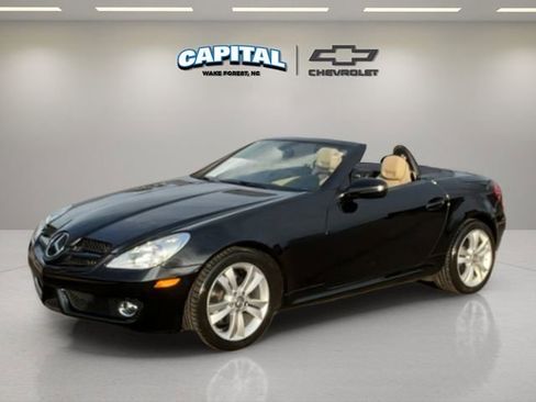 Used 2010 Mercedes-Benz SLK 300 image 1
