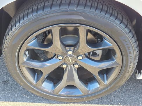 Used 2023 Chrysler 300 Touring w/ Safetytec Plus Group RWD image 9