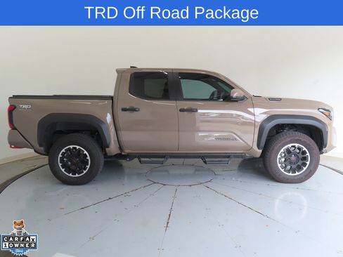 Used 2026 Toyota Tacoma TRD Off-Road AWD/4WD image 2