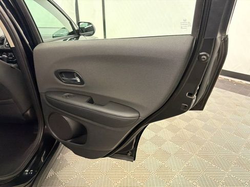 Used 2022 Honda HR-V LX image 16