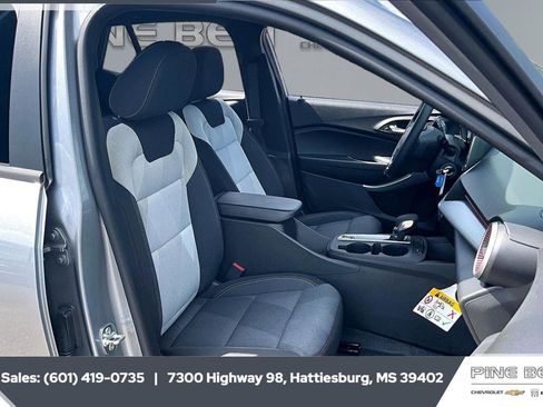 New 2026 Chevrolet Trax RS FWD image 6